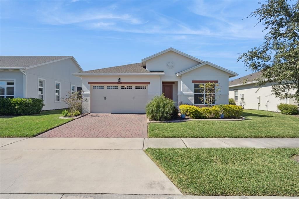 For Sale: $489,000 (3 beds, 3 baths, 2335 Square Feet)