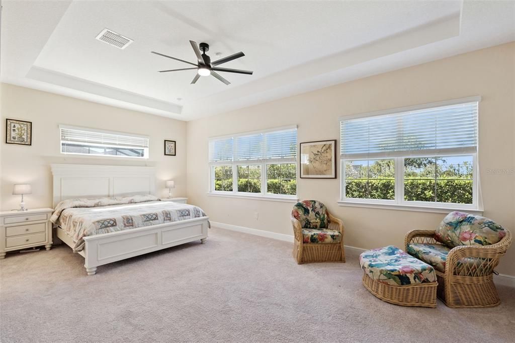 For Sale: $489,000 (3 beds, 3 baths, 2335 Square Feet)