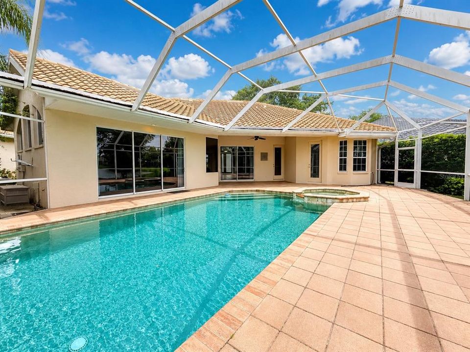 En Renta: $4,495 (4 camas, 3 baños, 2493 Pies cuadrados)