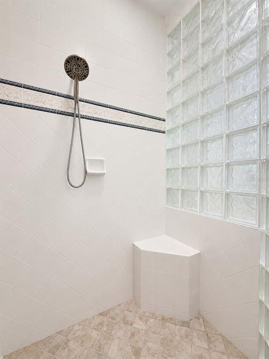 En Renta: $4,495 (4 camas, 3 baños, 2493 Pies cuadrados)