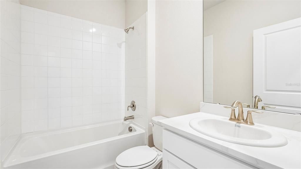 Activo con contrato: $511,990 (4 camas, 2 baños, 2045 Pies cuadrados)