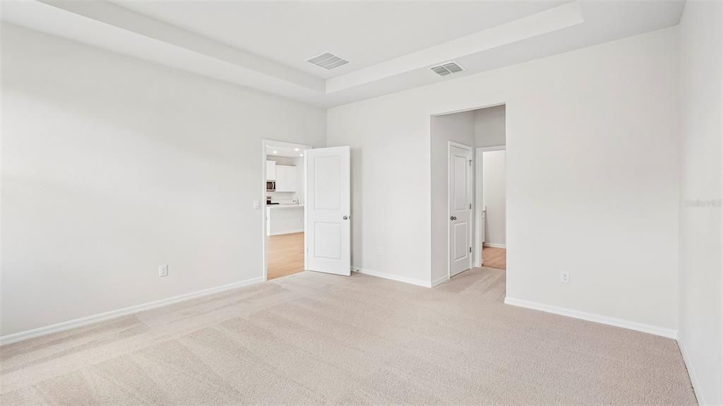 Activo con contrato: $511,990 (4 camas, 2 baños, 2045 Pies cuadrados)