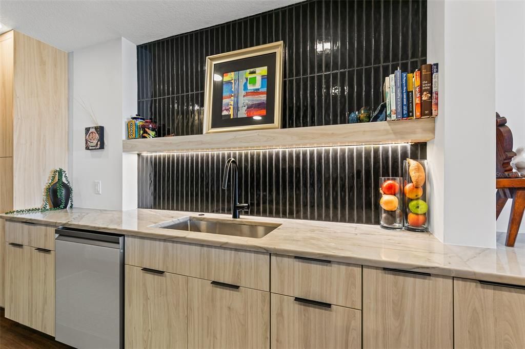 Active With Contract: $699,000 (2 beds, 2 baths, 1490 Square Feet)