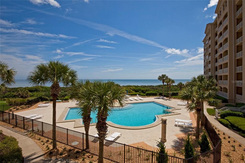 Active With Contract: $699,000 (2 beds, 2 baths, 1490 Square Feet)