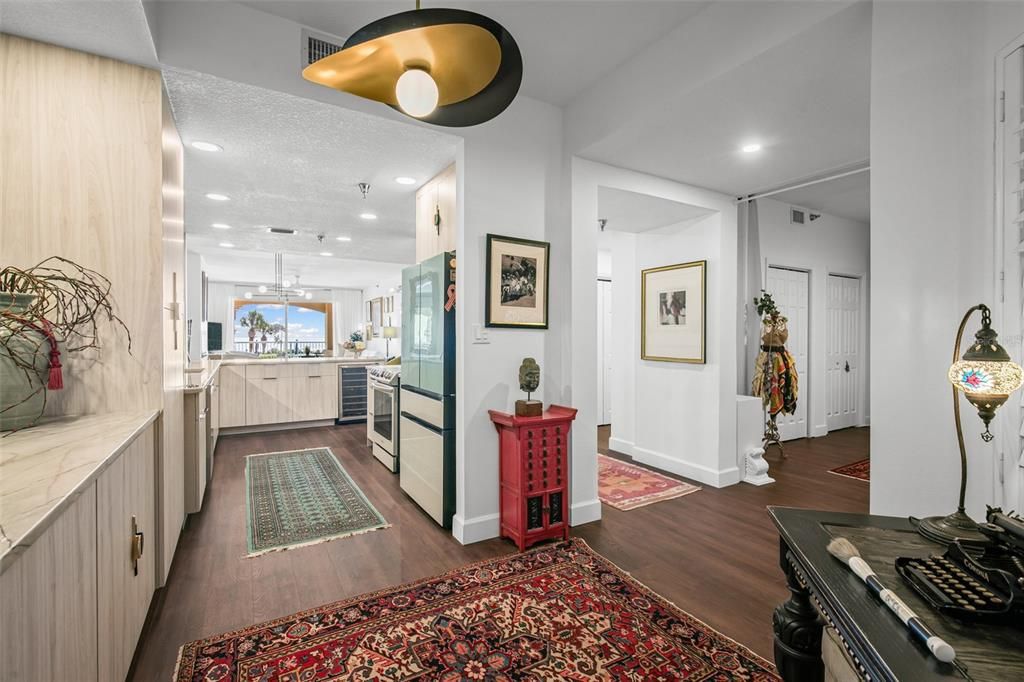 Active With Contract: $699,000 (2 beds, 2 baths, 1490 Square Feet)