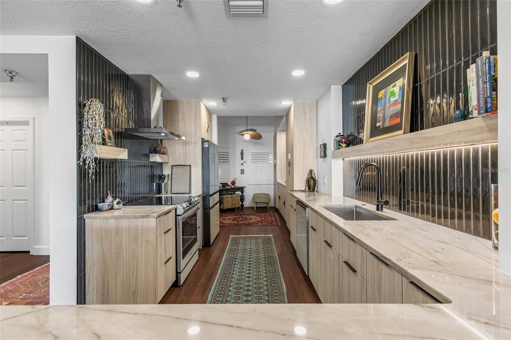 Active With Contract: $699,000 (2 beds, 2 baths, 1490 Square Feet)
