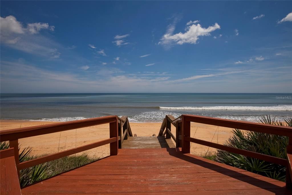 Active With Contract: $699,000 (2 beds, 2 baths, 1490 Square Feet)