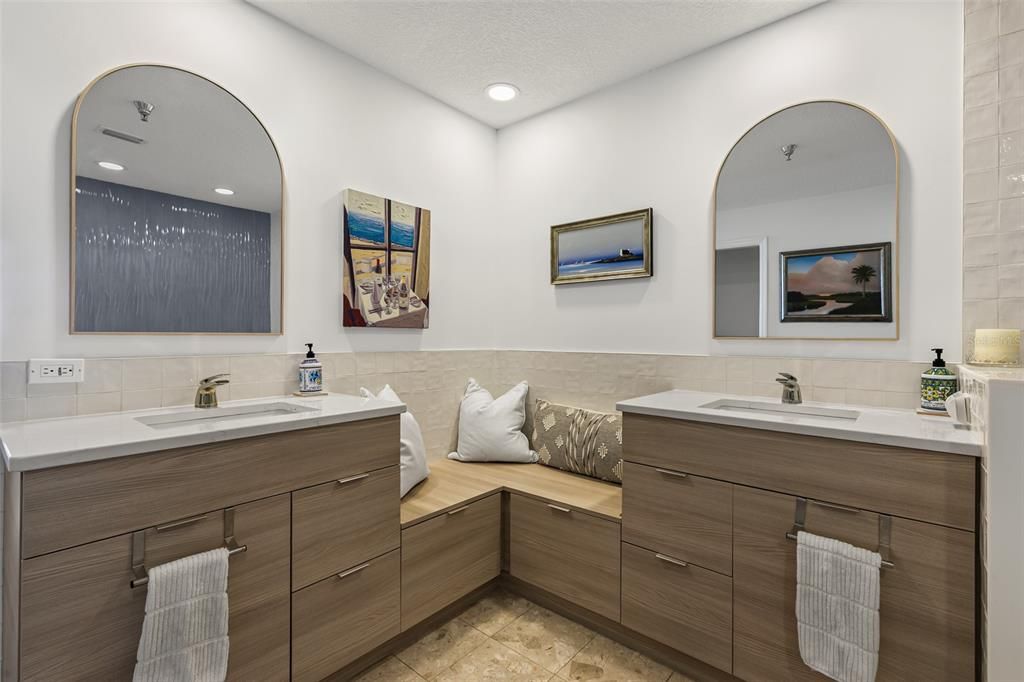 Active With Contract: $699,000 (2 beds, 2 baths, 1490 Square Feet)