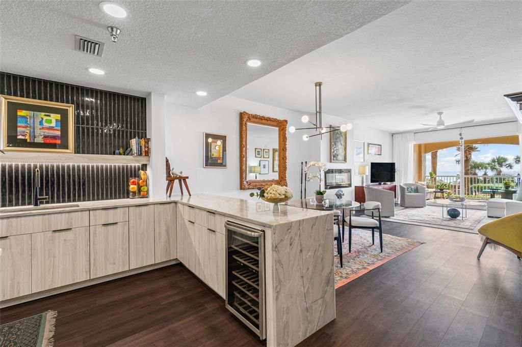 Active With Contract: $699,000 (2 beds, 2 baths, 1490 Square Feet)