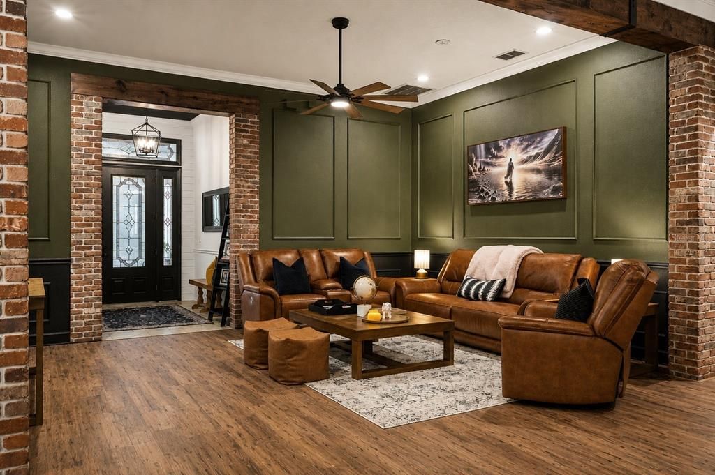 For Sale: $1,250,000 (4 beds, 3 baths, 3450 Square Feet)