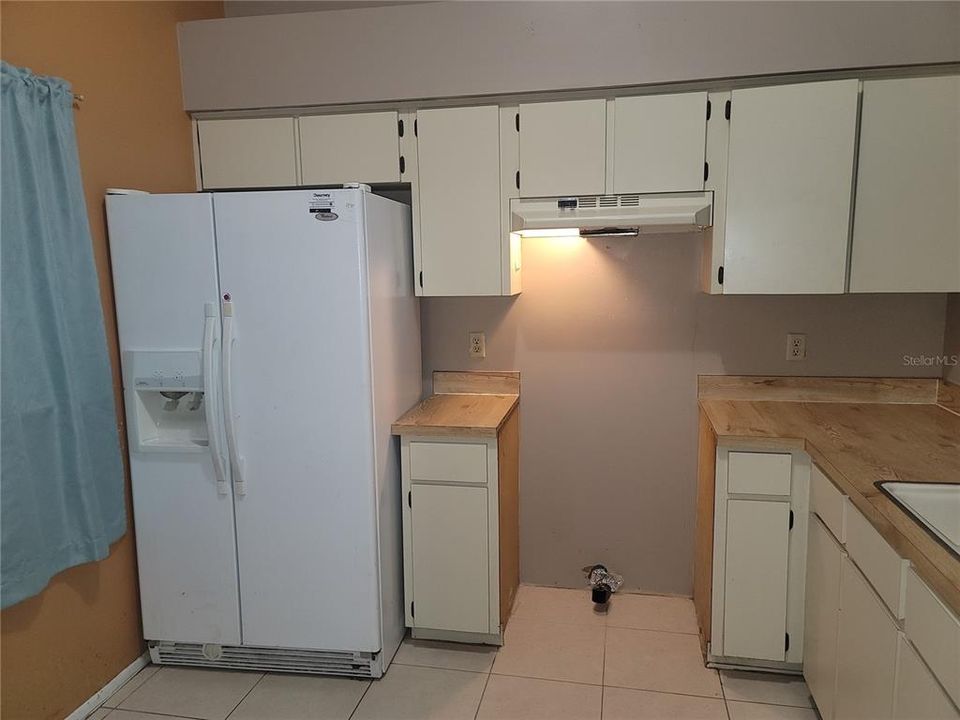 На продажу: $210,000 (2 спален, 2 ванн, 924 Квадратных фут)