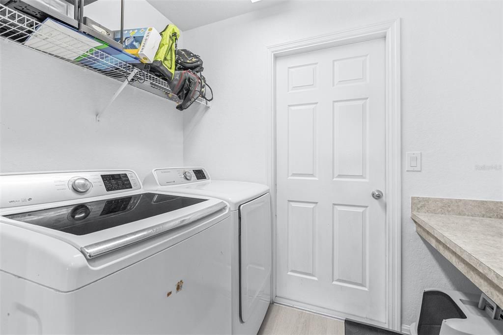 На продажу: $359,900 (4 спален, 2 ванн, 1763 Квадратных фут)