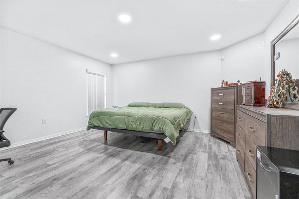 На продажу: $359,900 (4 спален, 2 ванн, 1763 Квадратных фут)