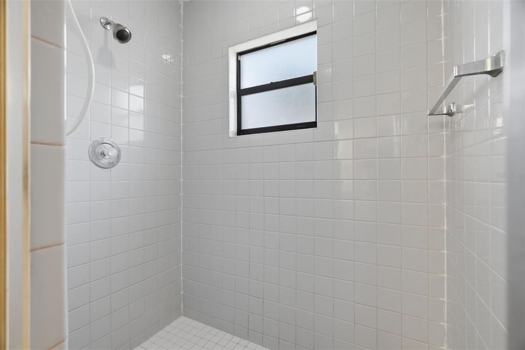 En Venta: $439,900 (3 camas, 3 baños, 1879 Pies cuadrados)