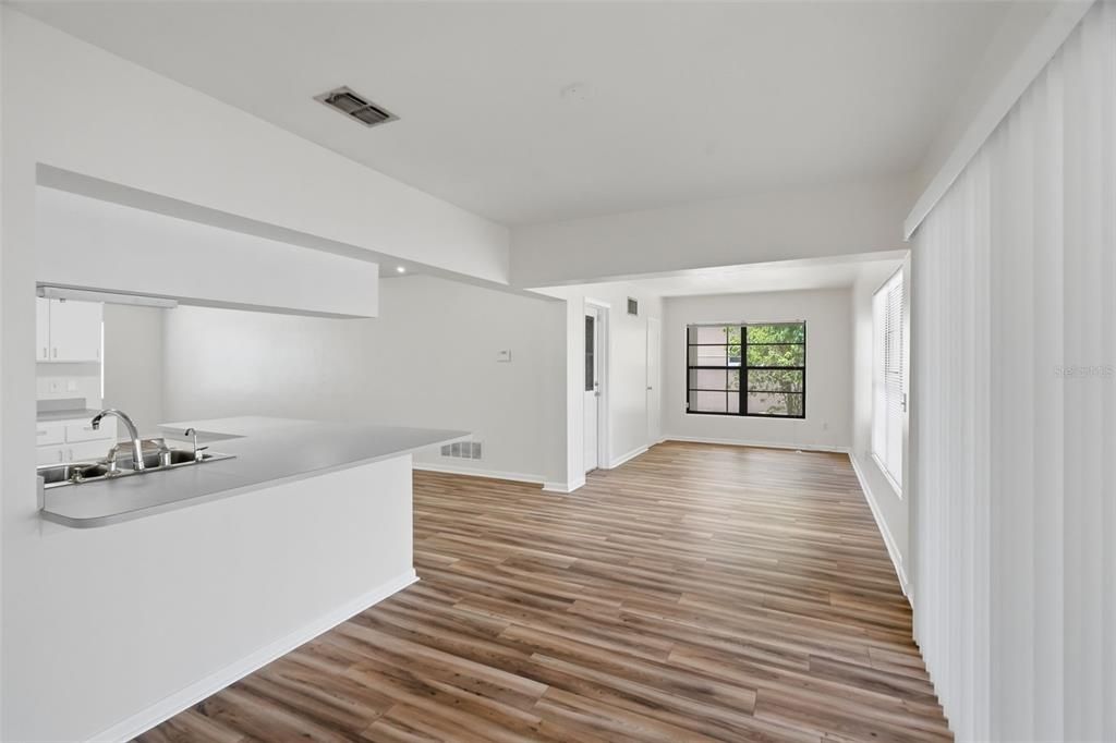En Venta: $439,900 (3 camas, 3 baños, 1879 Pies cuadrados)