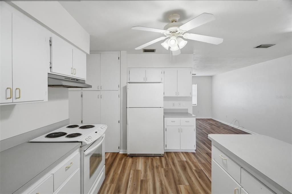 En Venta: $439,900 (3 camas, 3 baños, 1879 Pies cuadrados)