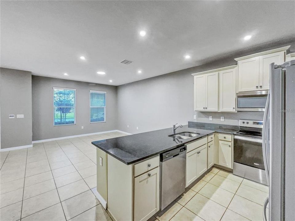 В аренду: $2,350 (3 спален, 2 ванн, 1528 Квадратных фут)