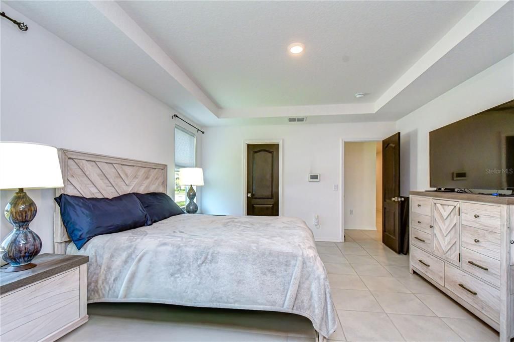 For Sale: $409,900 (3 beds, 2 baths, 1998 Square Feet)