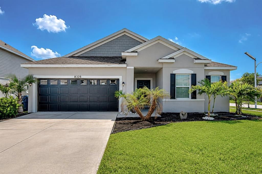 For Sale: $409,900 (3 beds, 2 baths, 1998 Square Feet)