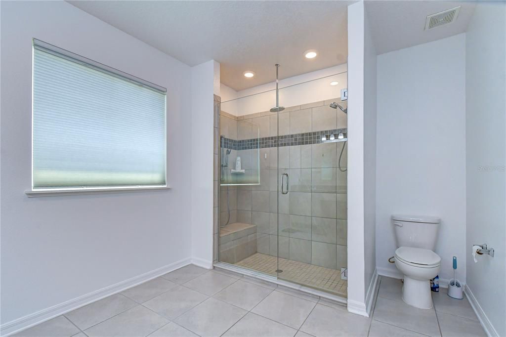For Sale: $409,900 (3 beds, 2 baths, 1998 Square Feet)