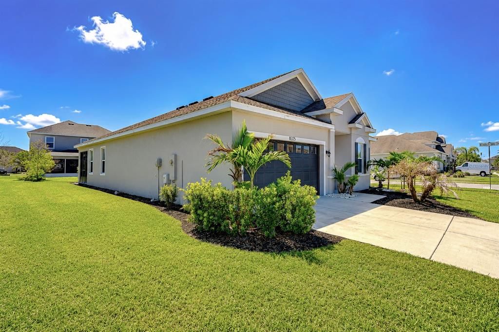 For Sale: $409,900 (3 beds, 2 baths, 1998 Square Feet)