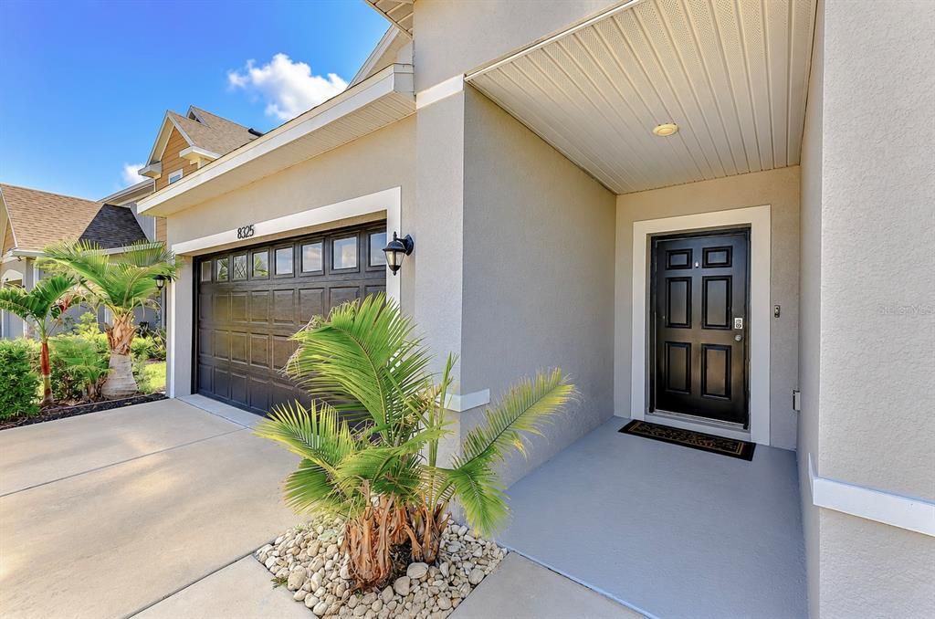 For Sale: $409,900 (3 beds, 2 baths, 1998 Square Feet)