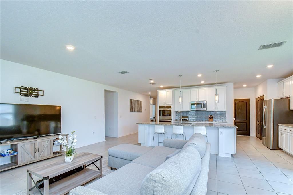 For Sale: $409,900 (3 beds, 2 baths, 1998 Square Feet)