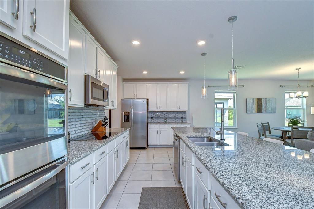 For Sale: $409,900 (3 beds, 2 baths, 1998 Square Feet)