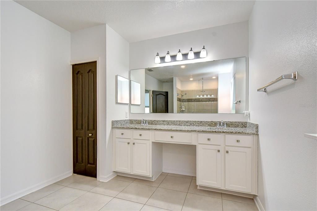 For Sale: $409,900 (3 beds, 2 baths, 1998 Square Feet)
