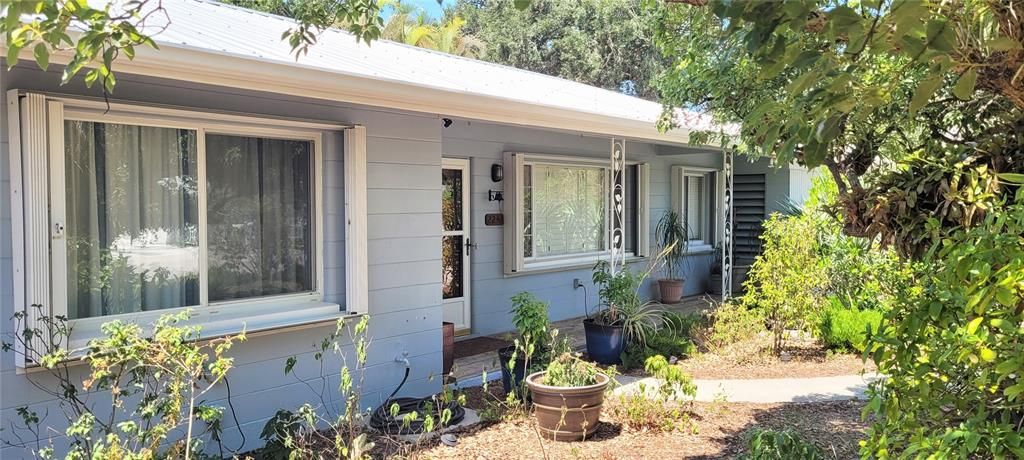 Activo con contrato: $419,900 (2 camas, 2 baños, 1070 Pies cuadrados)