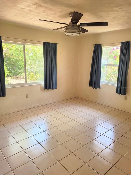 Activo con contrato: $419,900 (2 camas, 2 baños, 1070 Pies cuadrados)