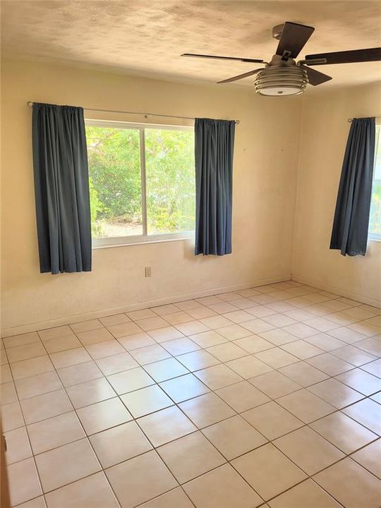 Activo con contrato: $419,900 (2 camas, 2 baños, 1070 Pies cuadrados)