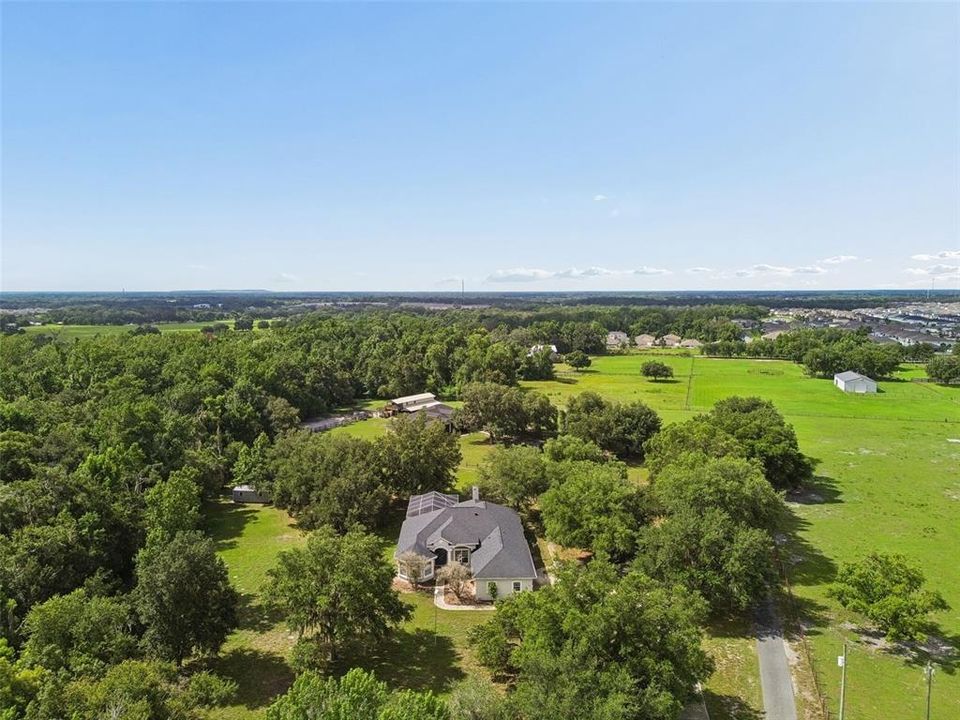 For Sale: $775,000 (4 beds, 3 baths, 2554 Square Feet)