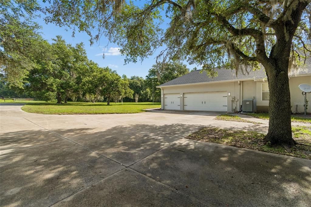 For Sale: $775,000 (4 beds, 3 baths, 2554 Square Feet)