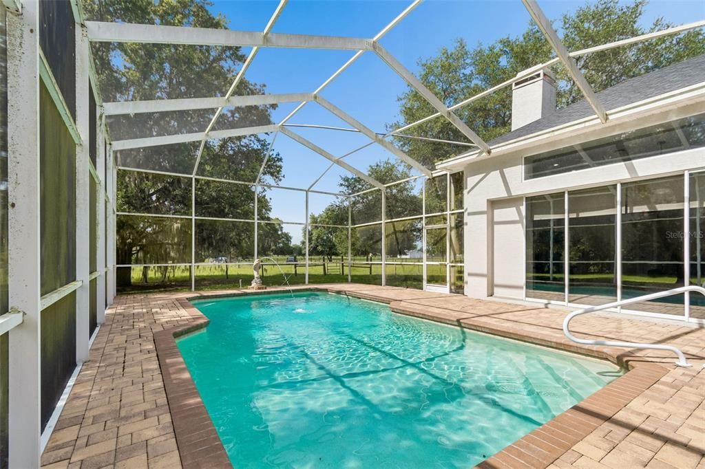 For Sale: $775,000 (4 beds, 3 baths, 2554 Square Feet)