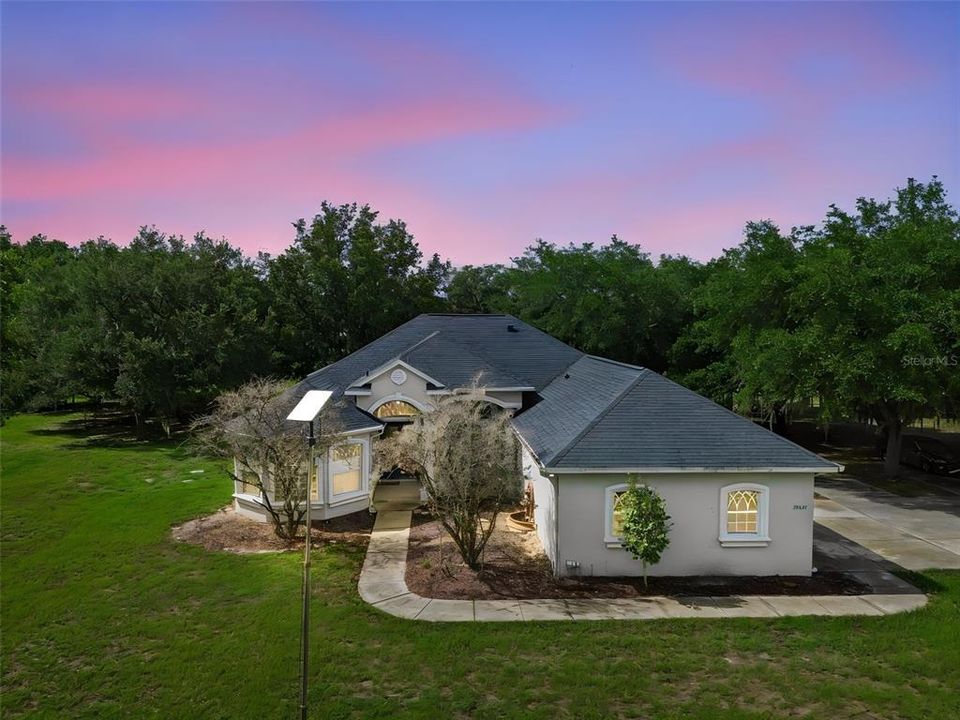 For Sale: $775,000 (4 beds, 3 baths, 2554 Square Feet)