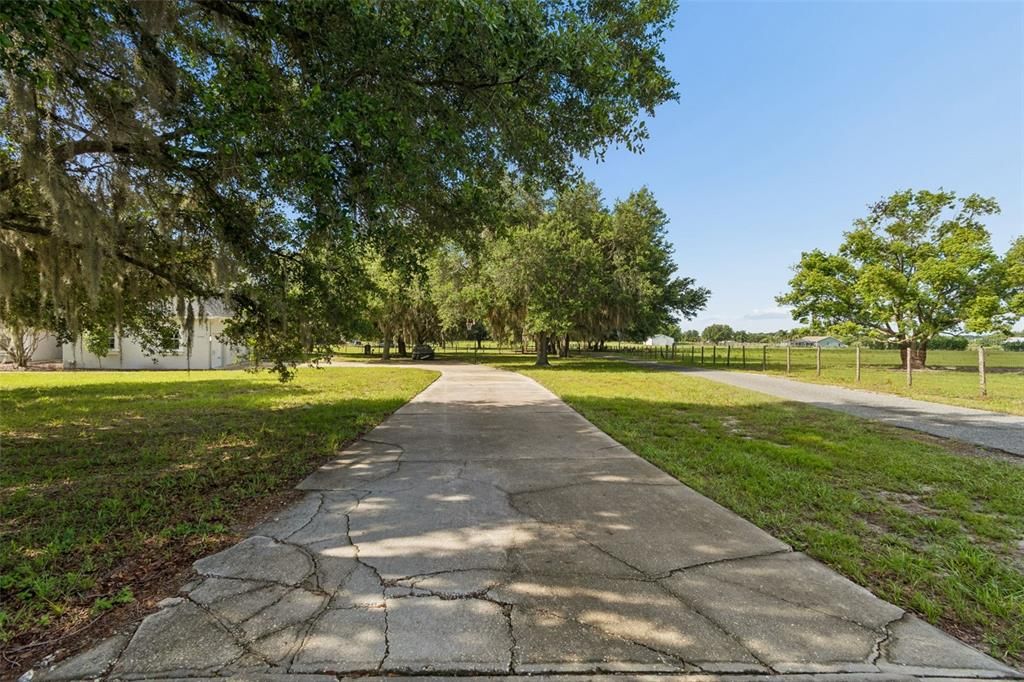 For Sale: $775,000 (4 beds, 3 baths, 2554 Square Feet)