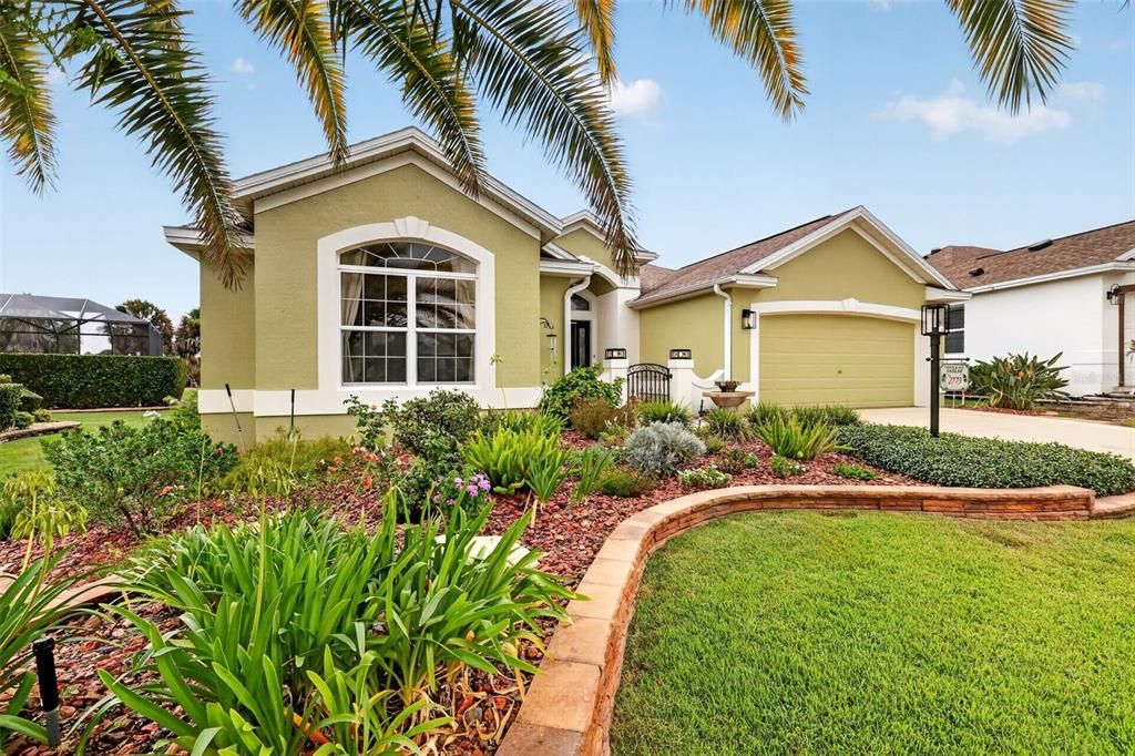 For Sale: $800,000 (3 beds, 2 baths, 2000 Square Feet)
