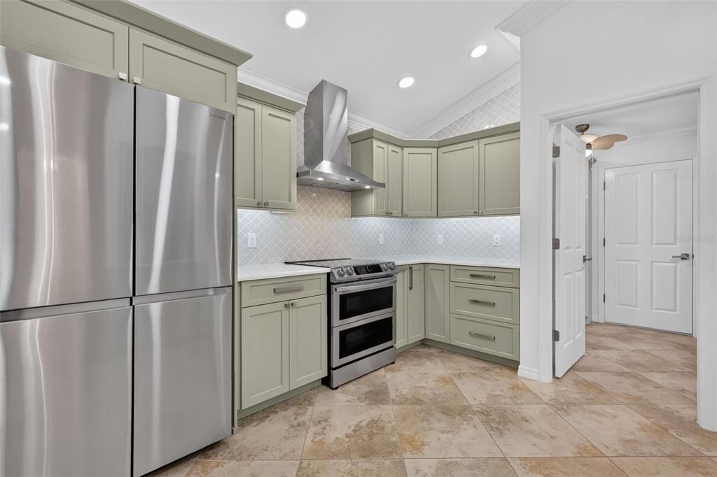 For Sale: $800,000 (3 beds, 2 baths, 2000 Square Feet)