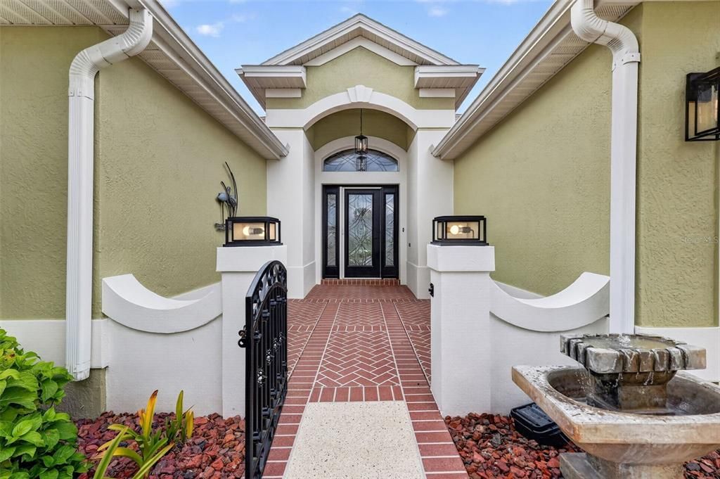 For Sale: $800,000 (3 beds, 2 baths, 2000 Square Feet)