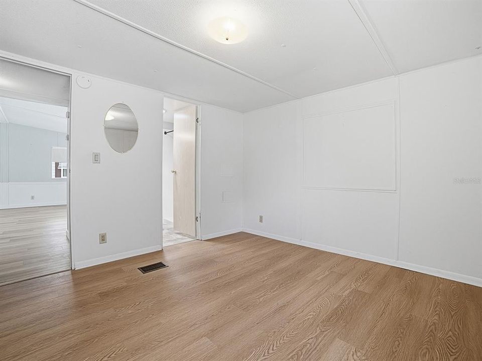 На продажу: $155,000 (2 спален, 2 ванн, 768 Квадратных фут)