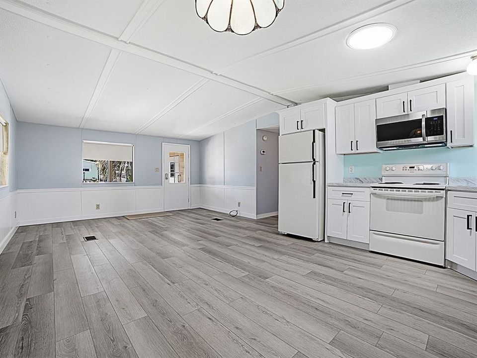 На продажу: $155,000 (2 спален, 2 ванн, 768 Квадратных фут)