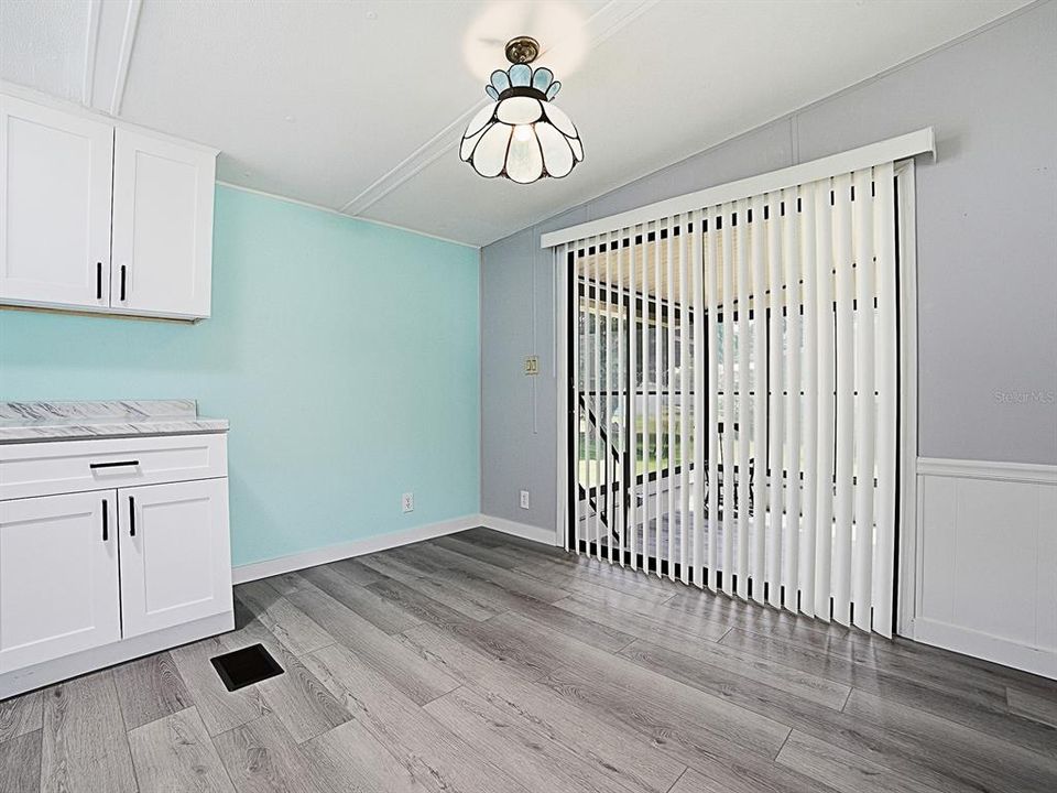 На продажу: $155,000 (2 спален, 2 ванн, 768 Квадратных фут)
