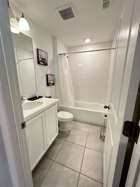 В аренду: $2,200 (3 спален, 2 ванн, 1624 Квадратных фут)