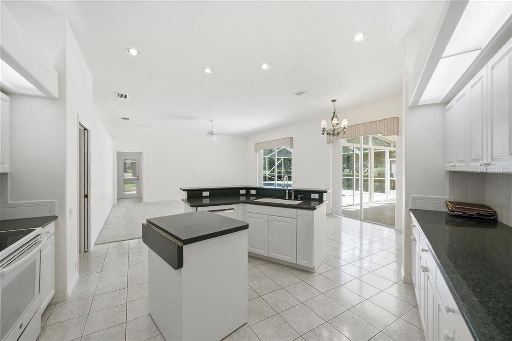 En Venta: $477,750 (4 camas, 3 baños, 2620 Pies cuadrados)