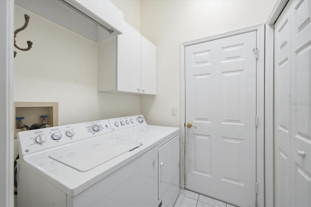 En Venta: $477,750 (4 camas, 3 baños, 2620 Pies cuadrados)