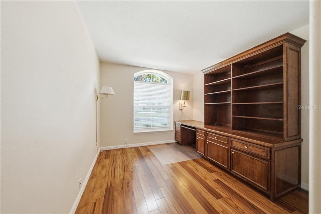En Venta: $477,750 (4 camas, 3 baños, 2620 Pies cuadrados)