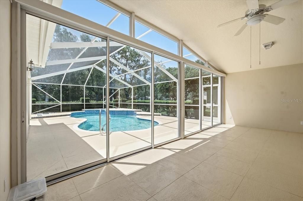 En Venta: $477,750 (4 camas, 3 baños, 2620 Pies cuadrados)