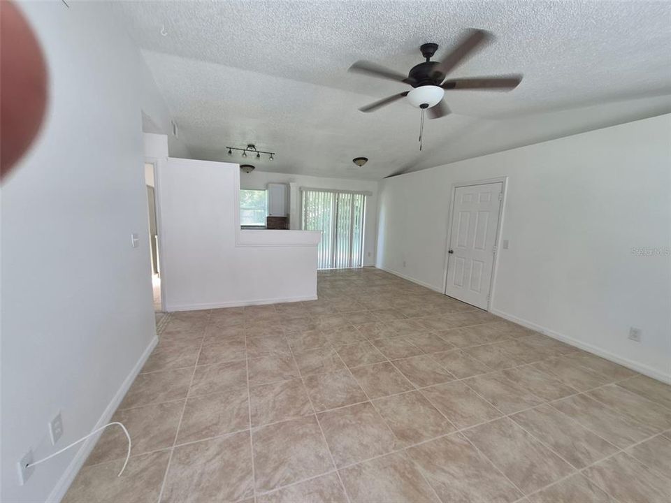 En Venta: $239,900 (3 camas, 2 baños, 960 Pies cuadrados)