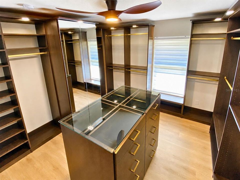 На продажу: $490,000 (4 спален, 2 ванн, 2493 Квадратных фут)